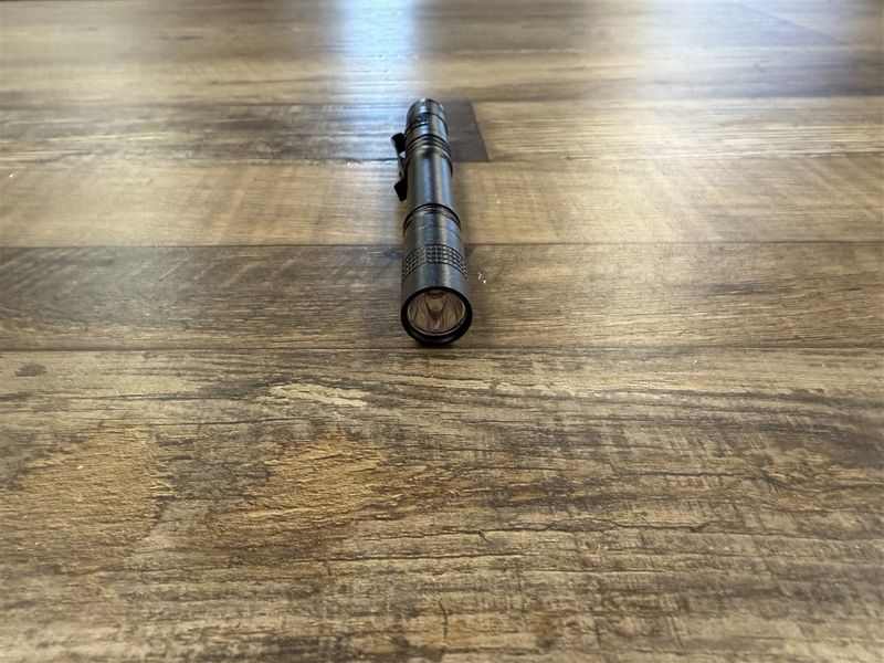 MINIATURE LED FLASHLIGHT (BLACK)