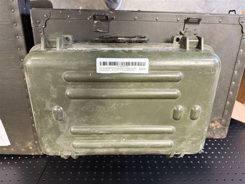 U.S. Army AN/PVS-7B Night Vision Goggles (NVG) Carrying Case – 18″ × 12″ × 7″ Green Hard Case