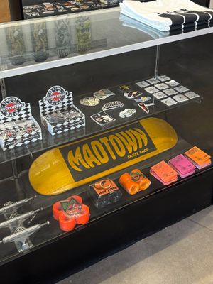 MAD TOWN SKATE SHOP