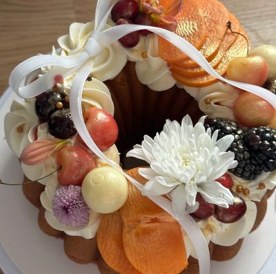 CON AMOR, NINA Y LEON