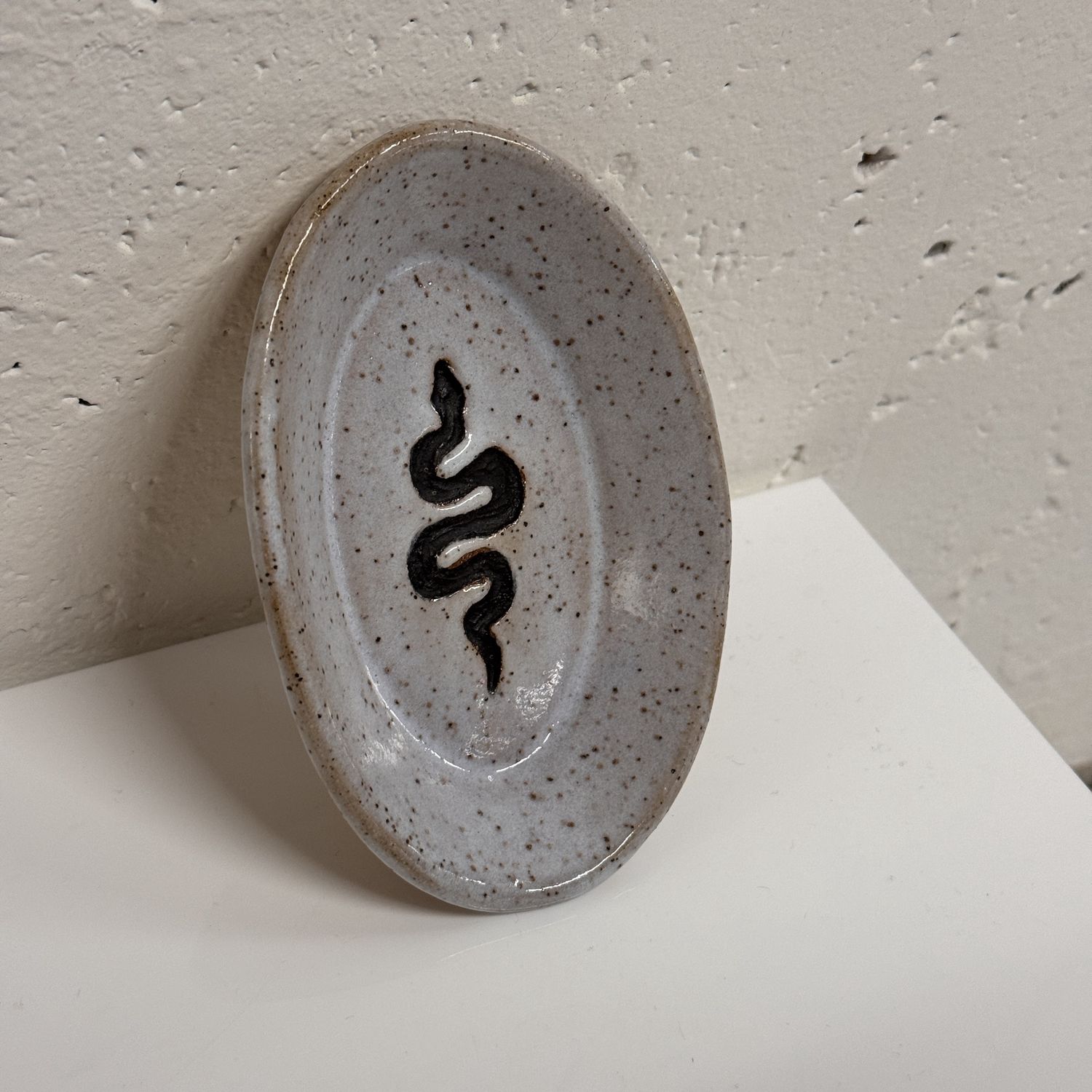 Snake Plate Mini Oval, Color: White