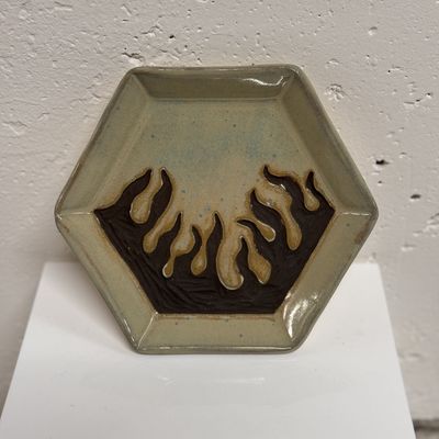 Flame Plate Medium Hexagon