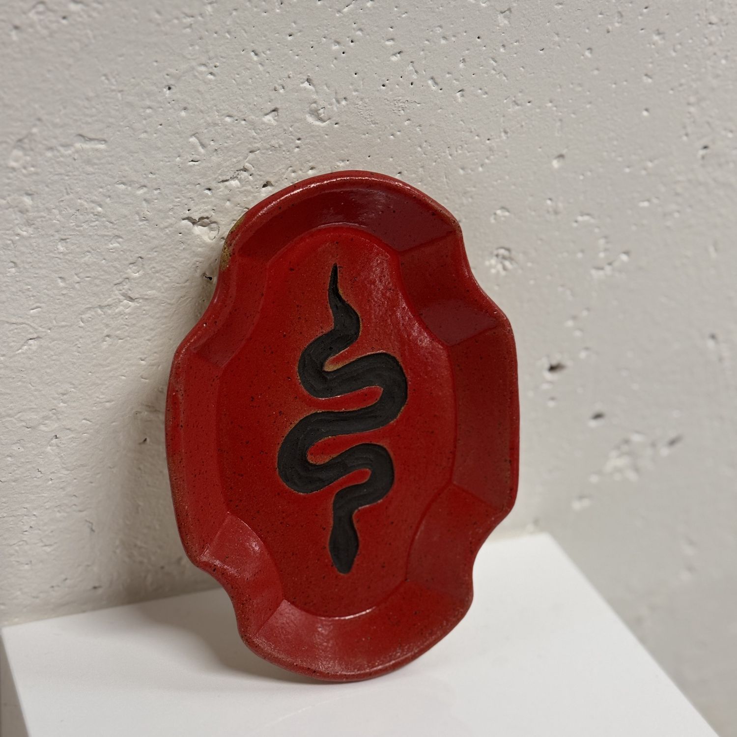 Snake Plate Medium Oval, Color: Red