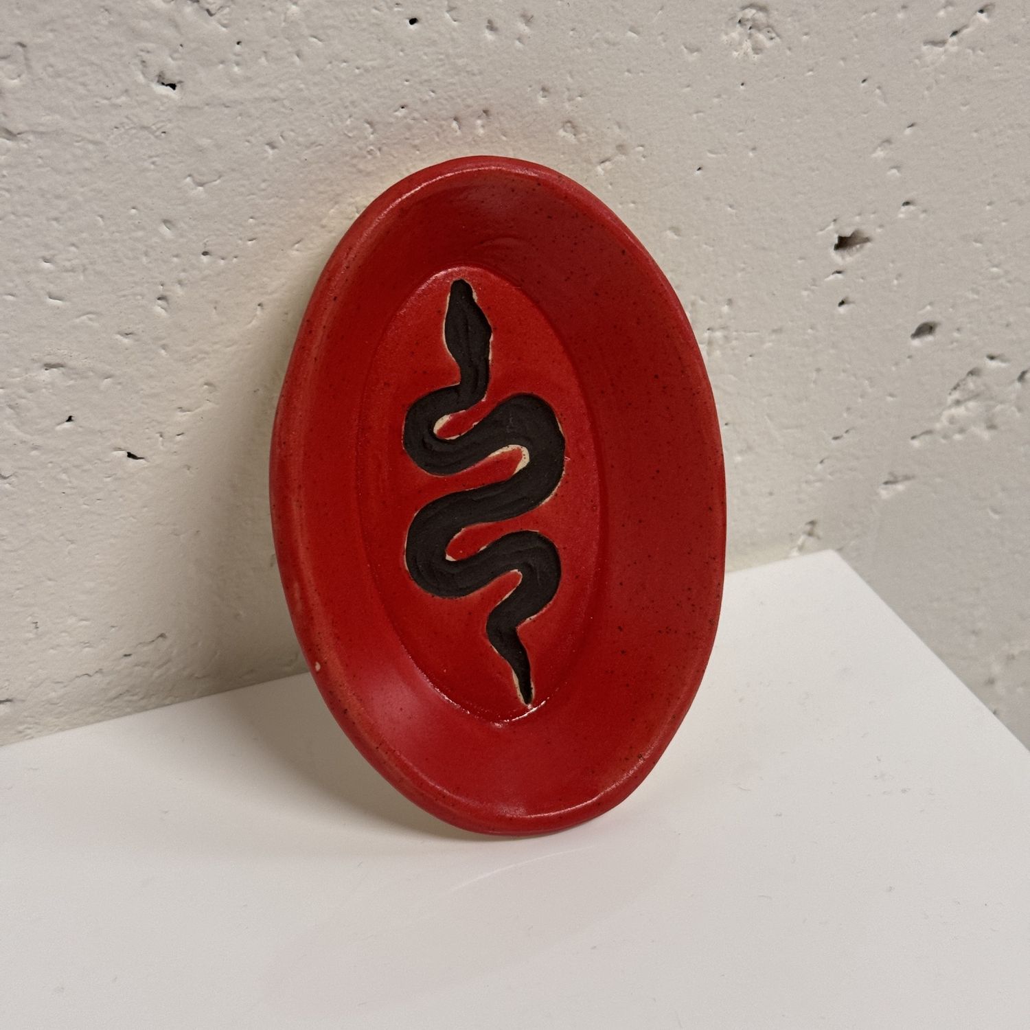 Snake Plate Oval Mini, Color: Red
