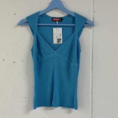 essential 2000s hottie