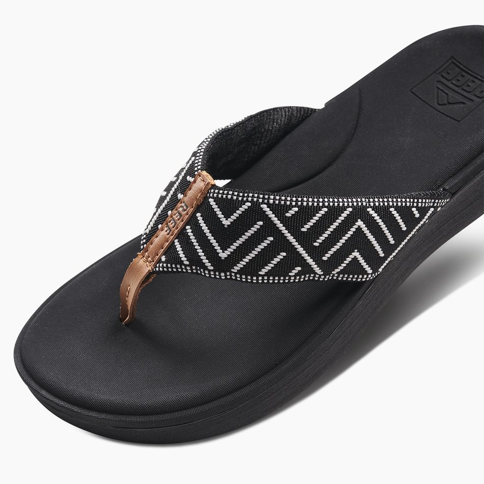 CJ3581 Cushion Cloud TX, Colour: Black Geo, Size: 7
