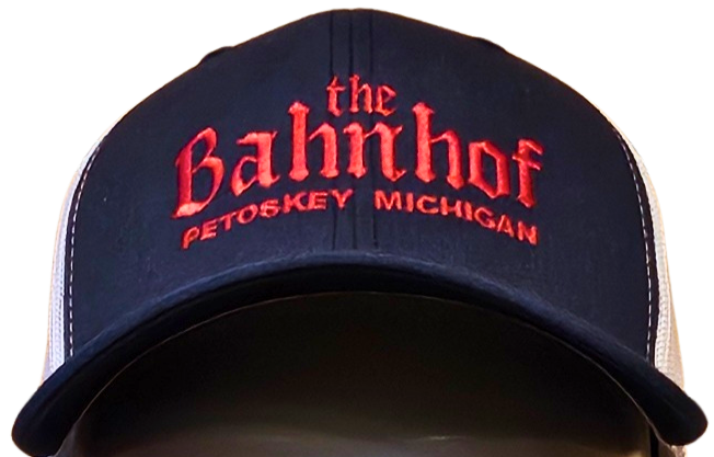 The Bahnhof Trucker Cap (Multiple Colors), Colour: Nvy-Wht/Red Logo, Size: -
