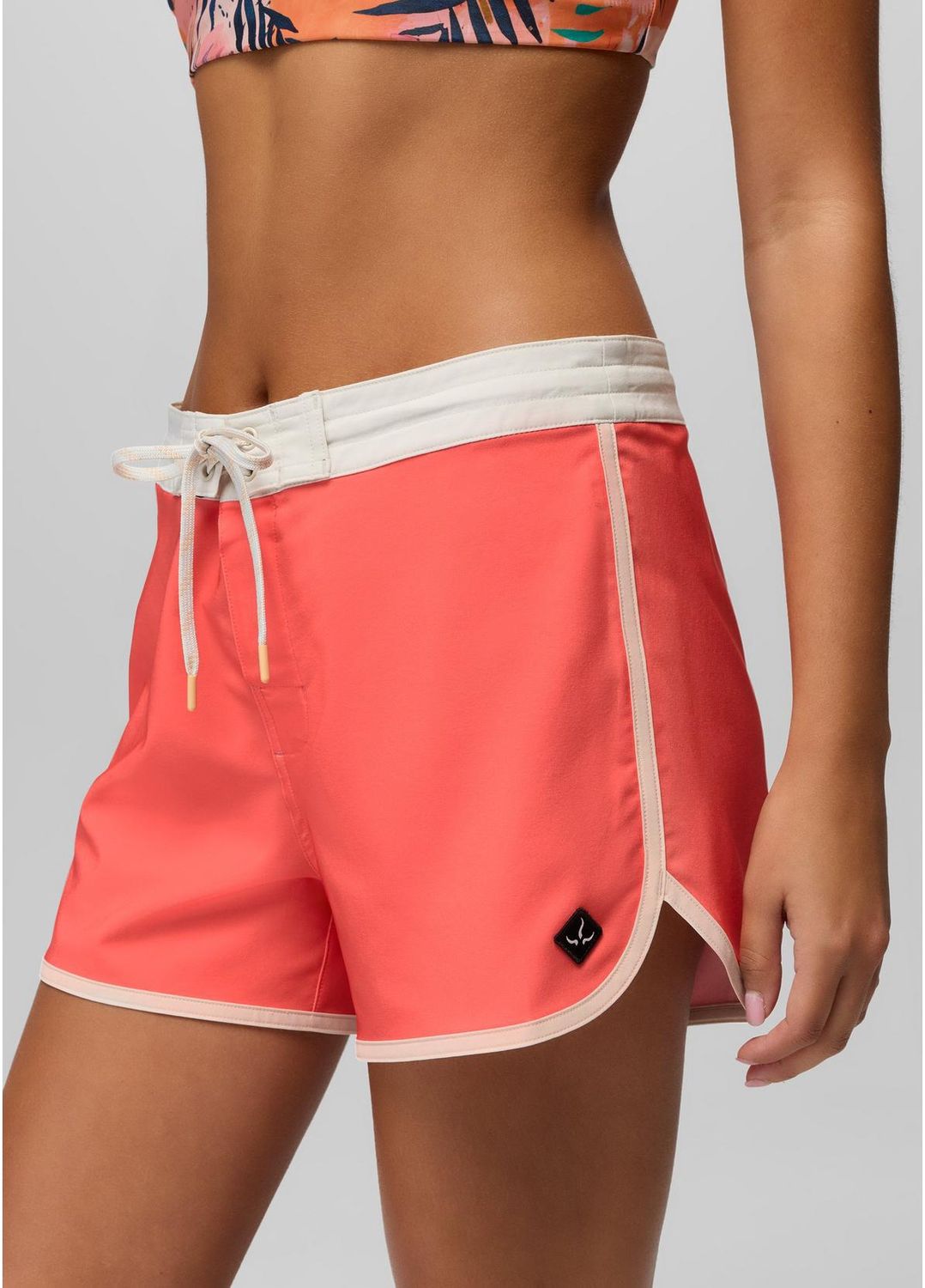 2145961 W's La Jolla Boardshort - 5", Color: 650 Guava Pop, Size: S