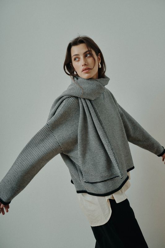 Aya knitted scarf