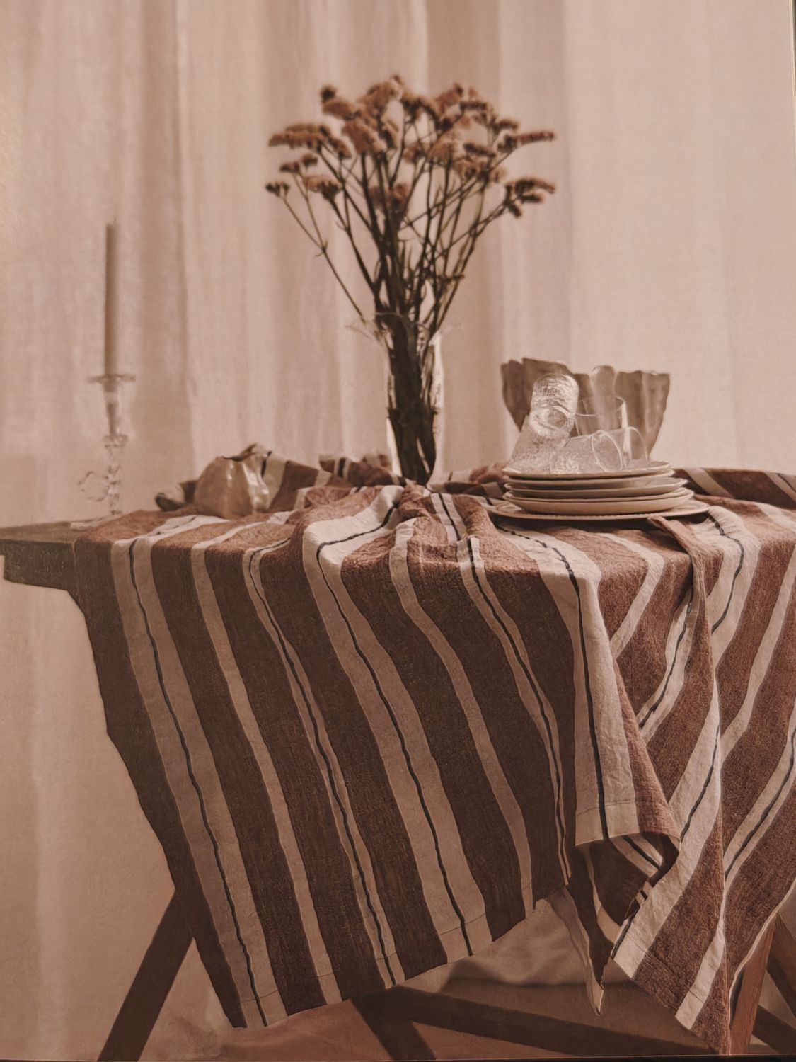 Dela table cloth - striped cambridge brown