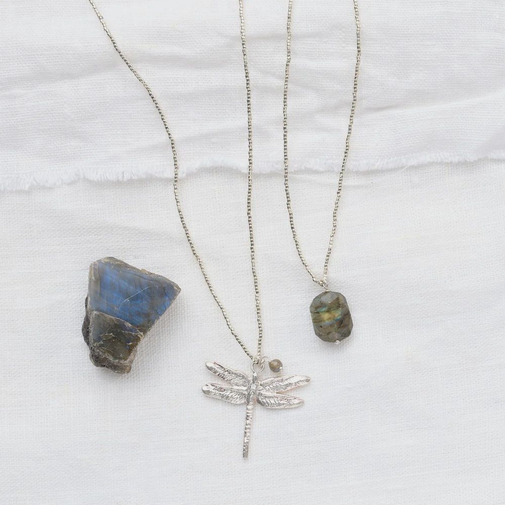 Calm - labradoriet zilverkleurige ketting