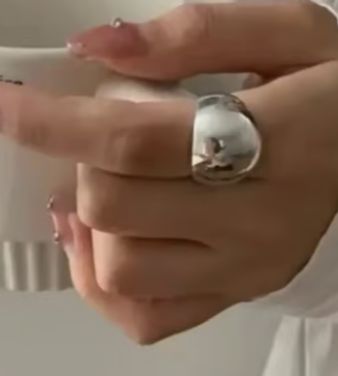 Selene Band Ring