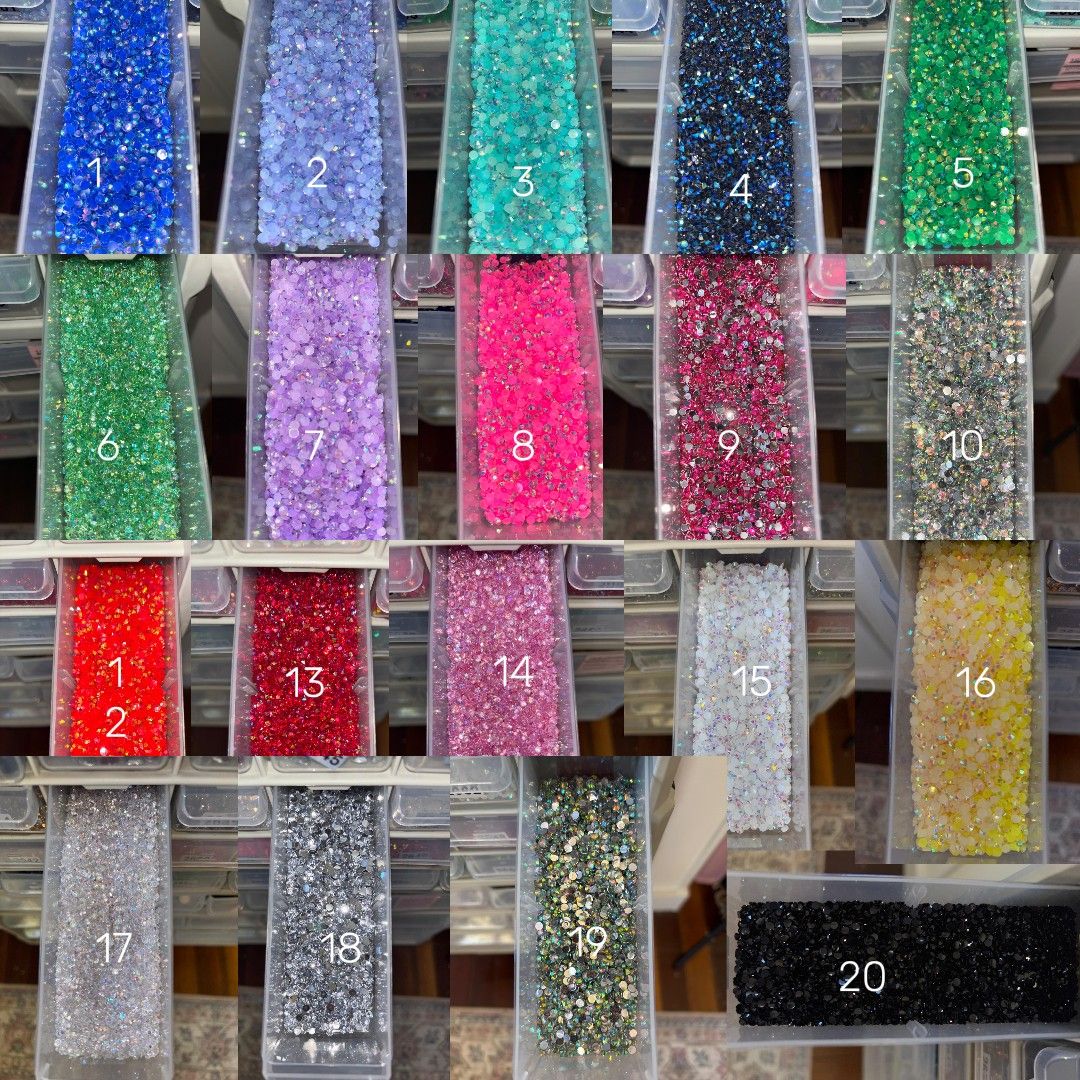 Rhinestone Scoop