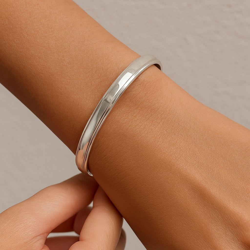 Isara Oval Bangle