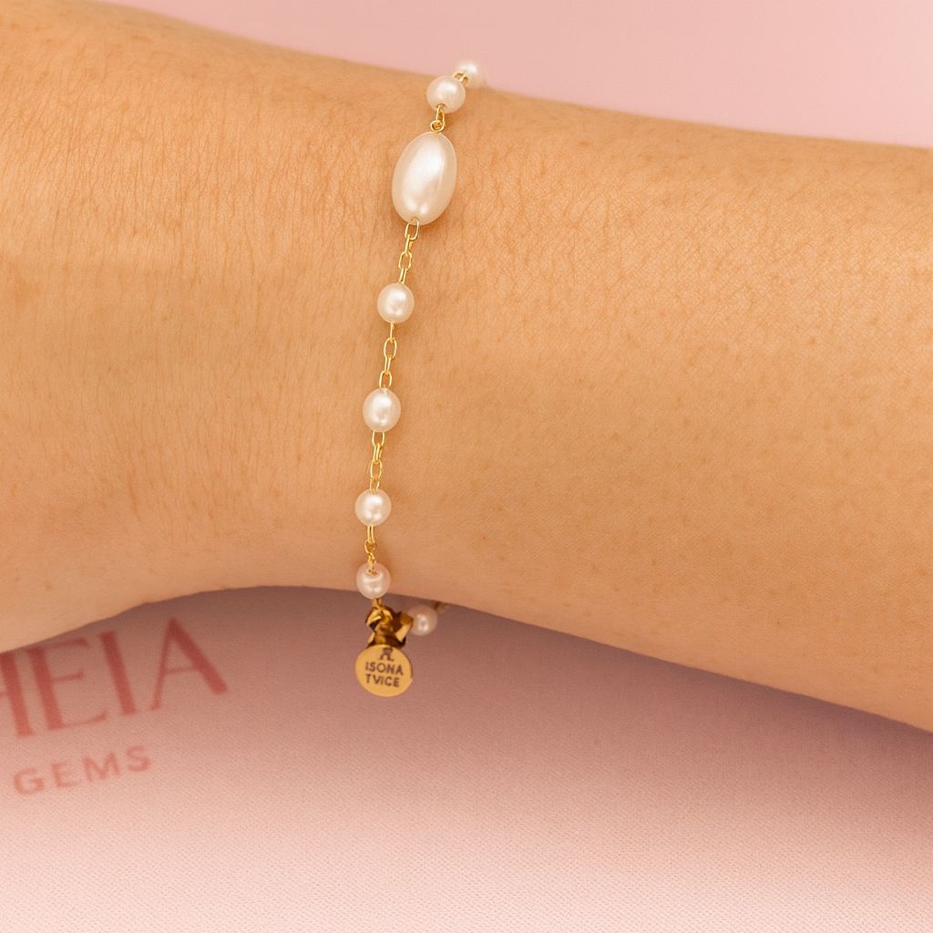 Amoura Pearl Bracelet