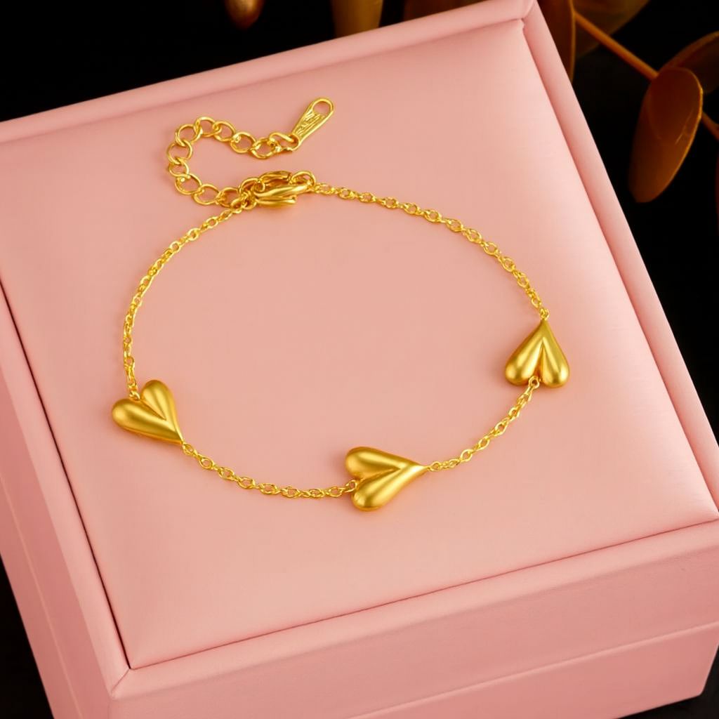 Amora Hearts Bracelet