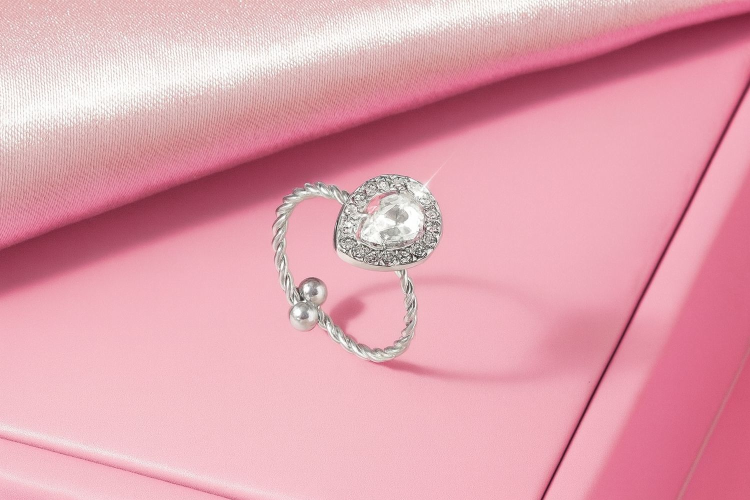 Celestia Twist Ring