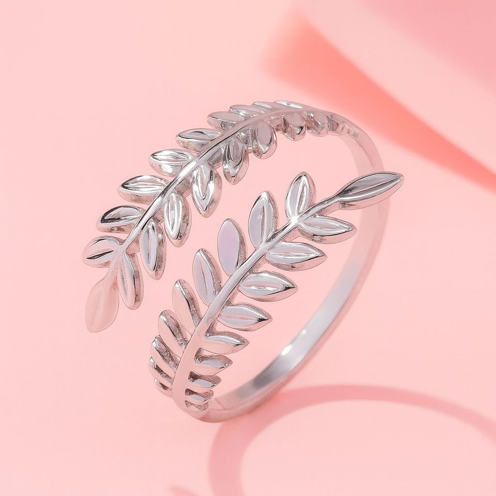 Eterna Laurel Ring