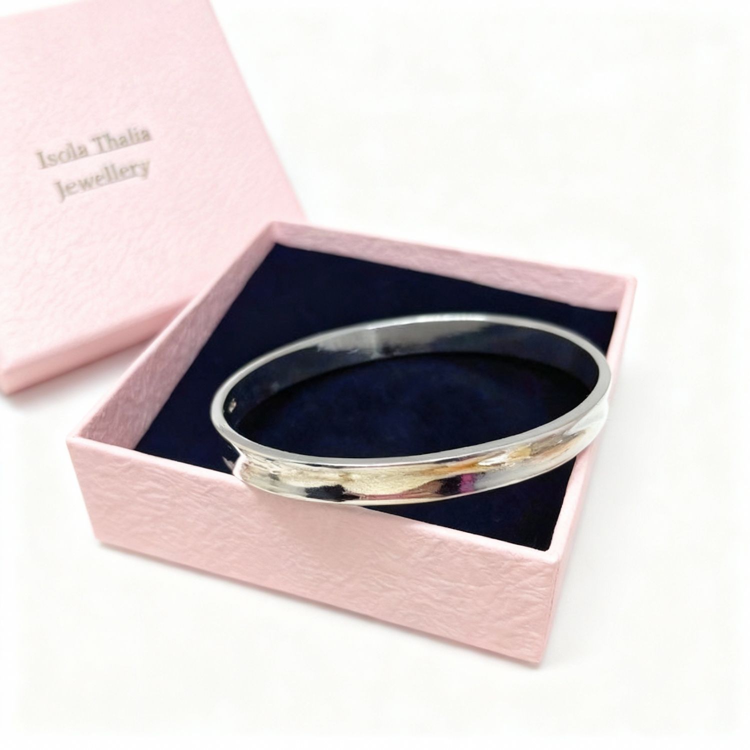 Isara Oval Bangle