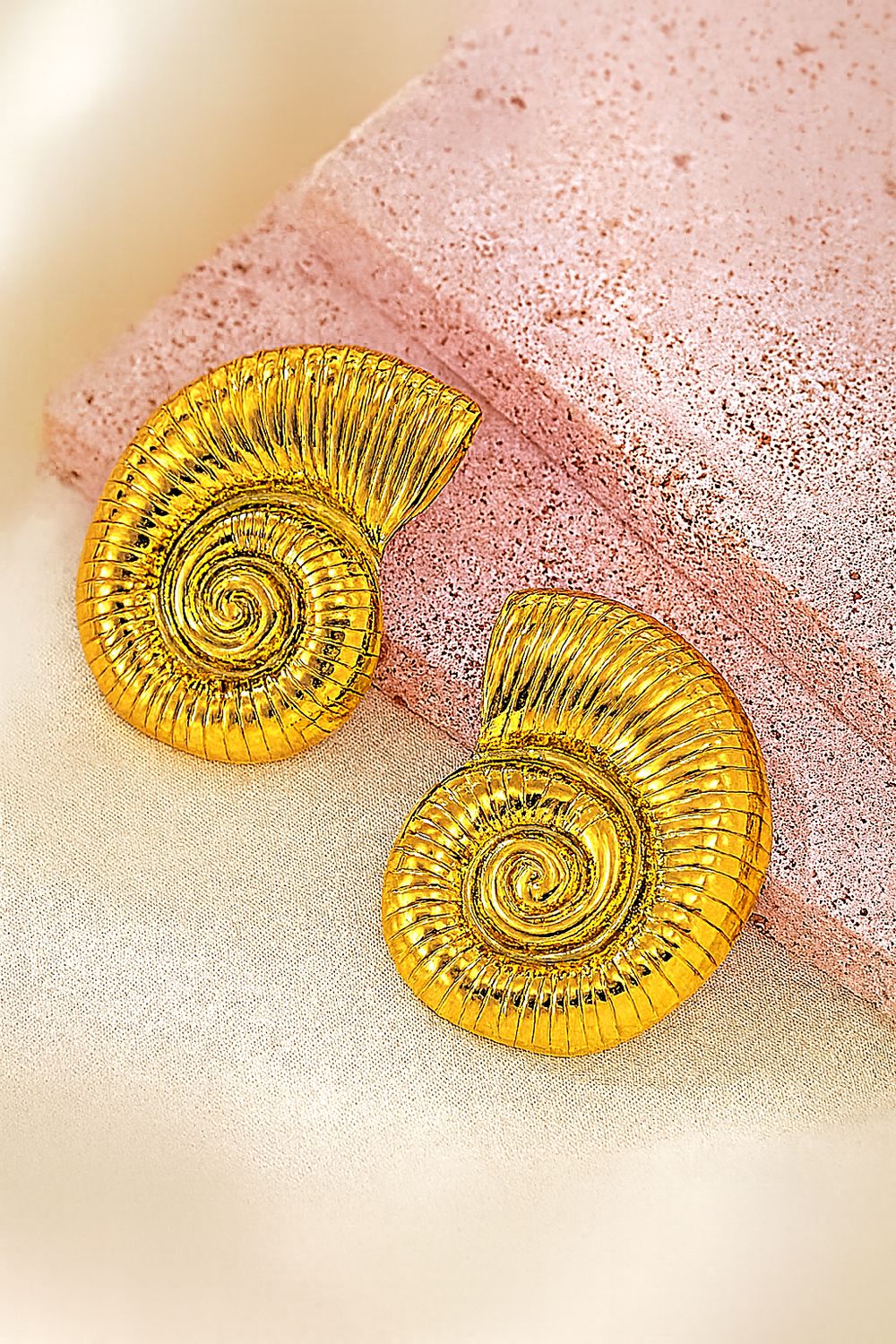 Medora Gold Shells