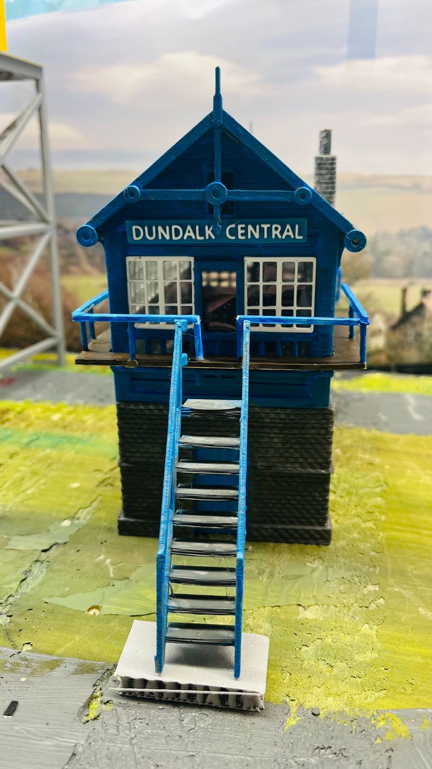 ​Dundalk  Central  Signal  Box -- 00 Scale €55. 0 Scale €80.