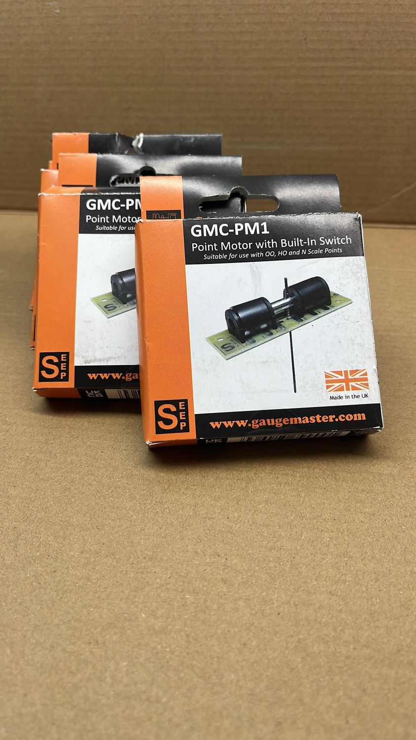 5 New Gaugemaster point motors with built in switch