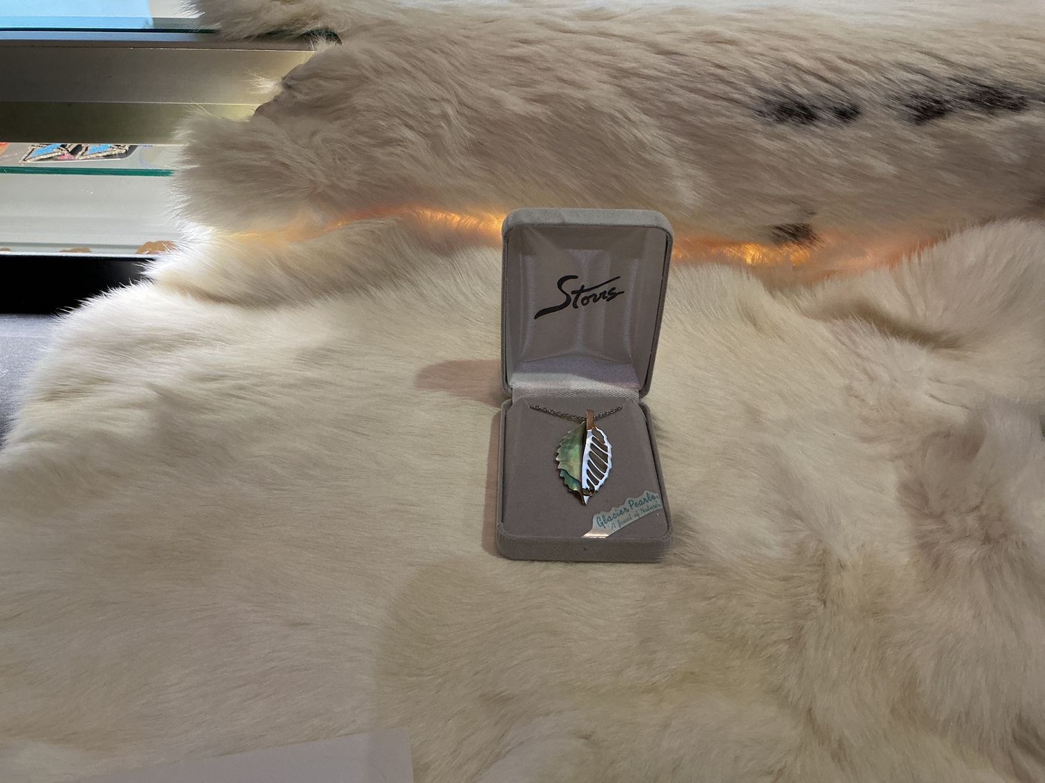 Glacier Pearl forest splendor leaf necklace