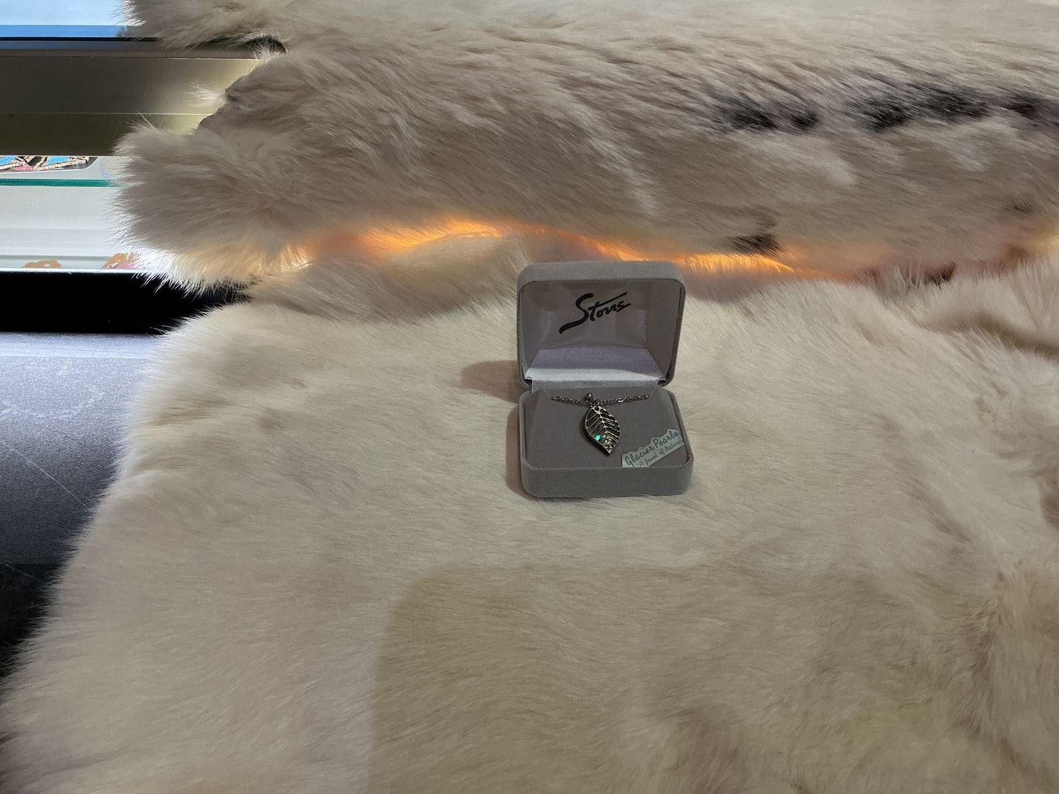 Glacier Pearl leaf filigree necklace