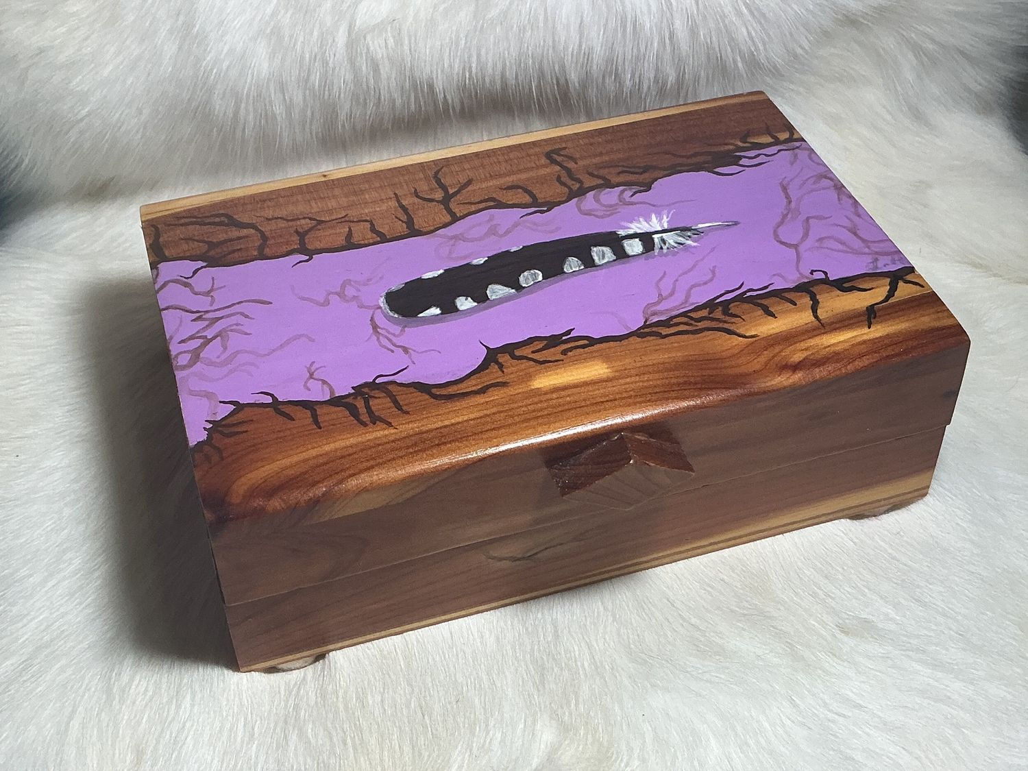 Linda Helin small feather box (woodpecker) O/C