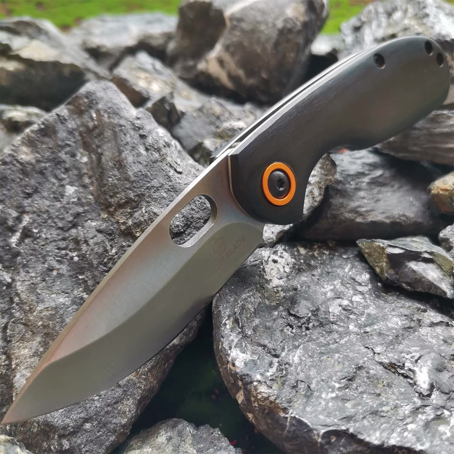 Folding Tactical Knife Small Wood Style Handle, Colour: Black