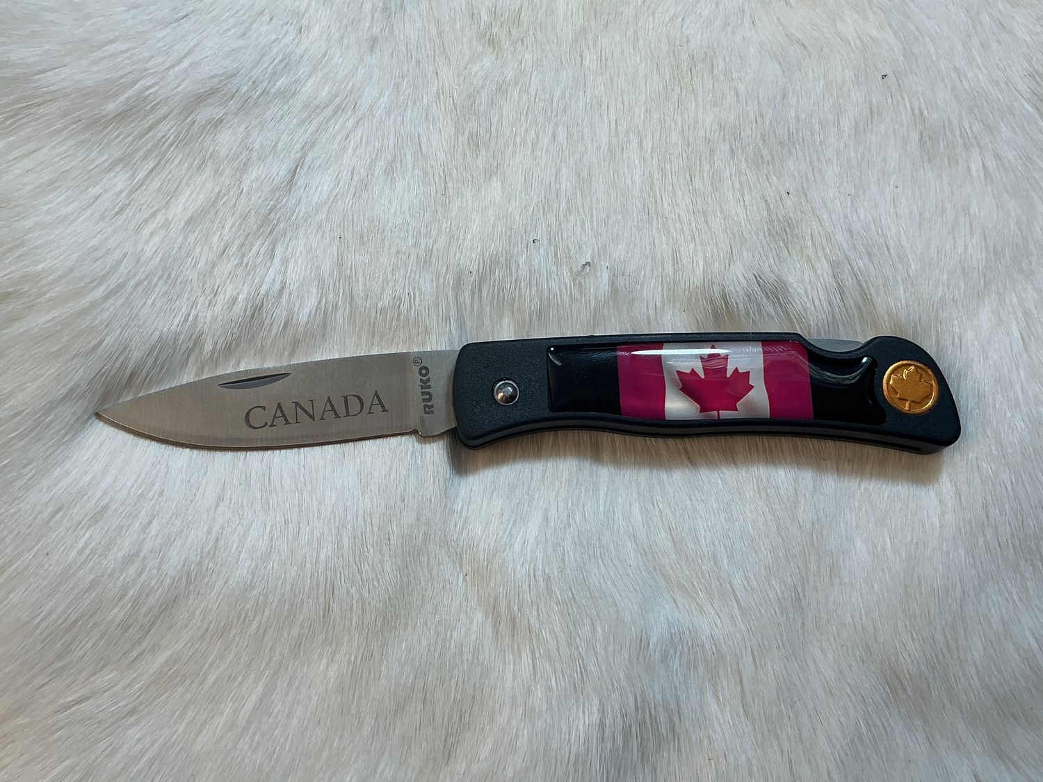Ruko Folding Knife Canada Flag #RUK0130CAN
