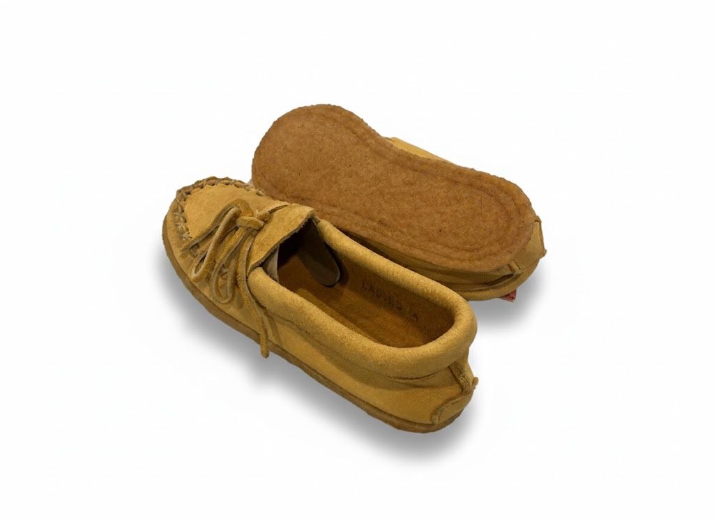Moose Moccasins- Gum Sole, Size: 4