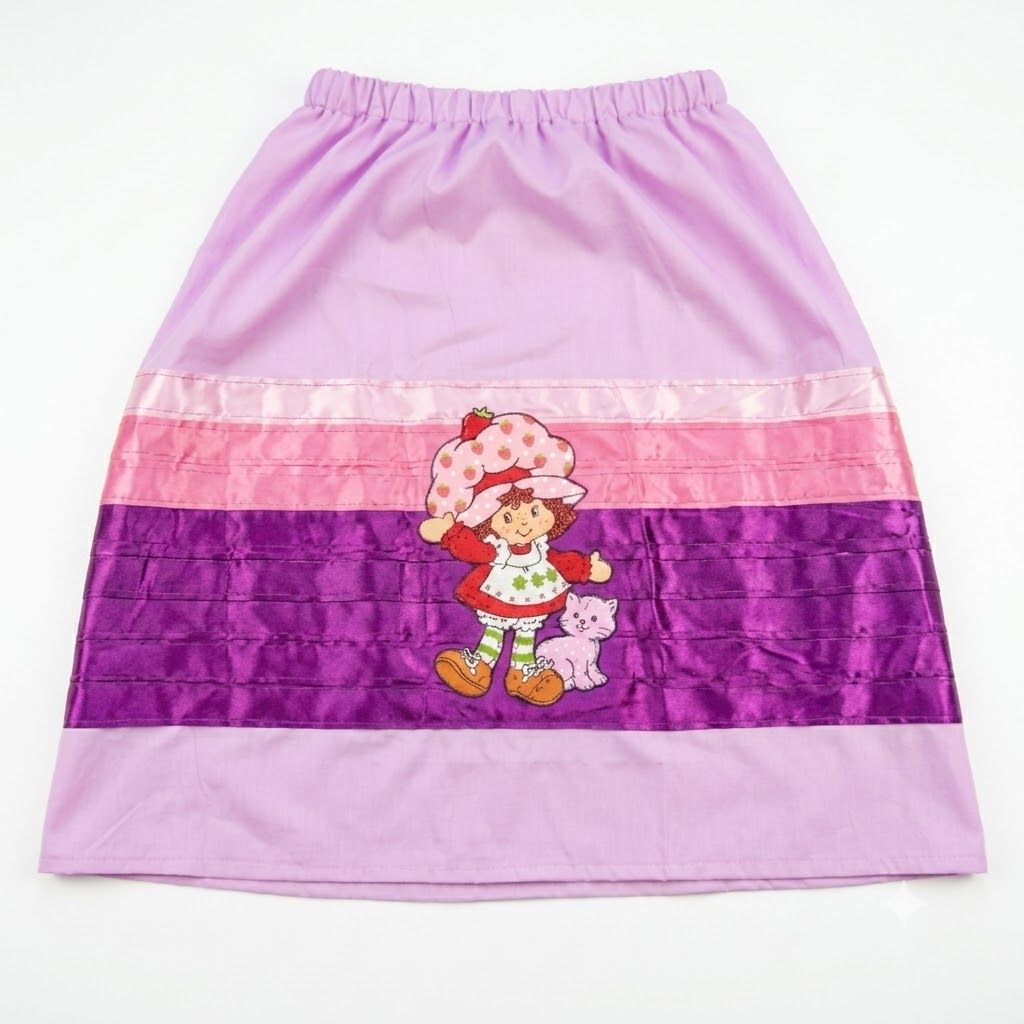 Ribbon Skirt Full Length - Ladies, Design: Strawberry Shortcake