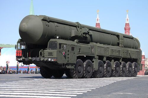 Trumpeter 1/35 15U175 TEL of RS-12M1 Topol-M ICBM complex
