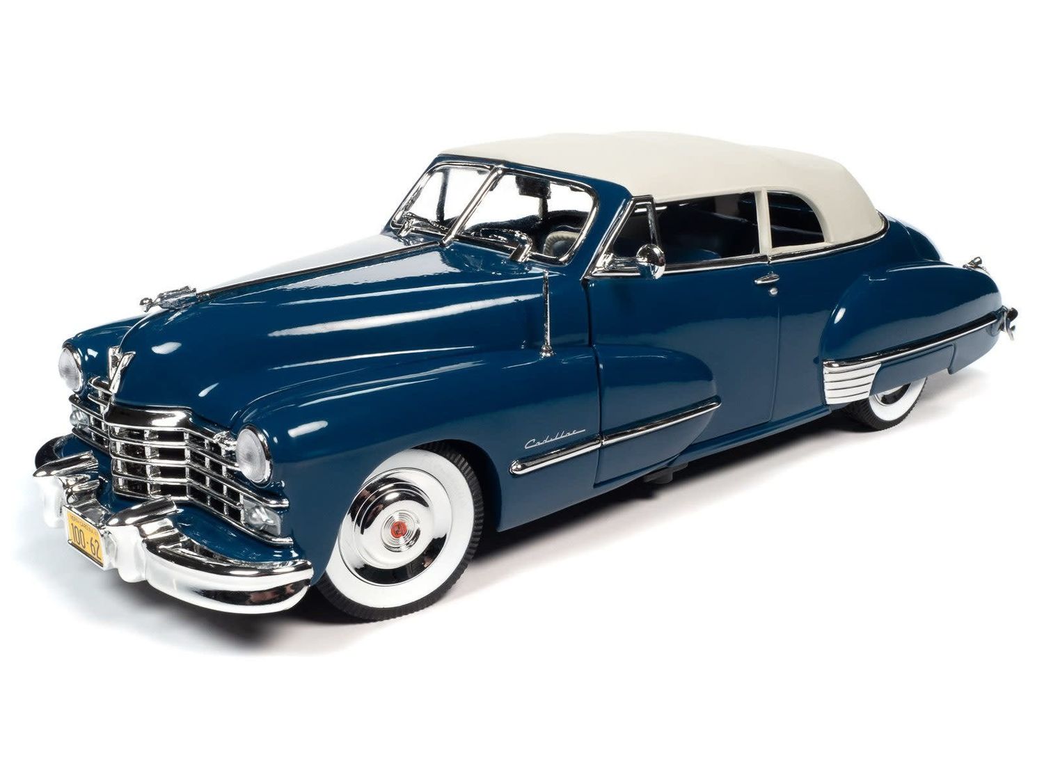 Auto World 1/18 1947 Cadillac Series 62 Soft Top