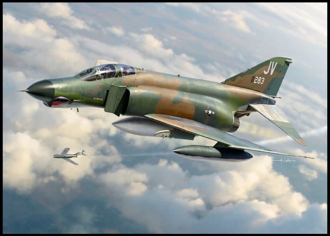 Academy 1/32 USAF F-4E Vietnam War