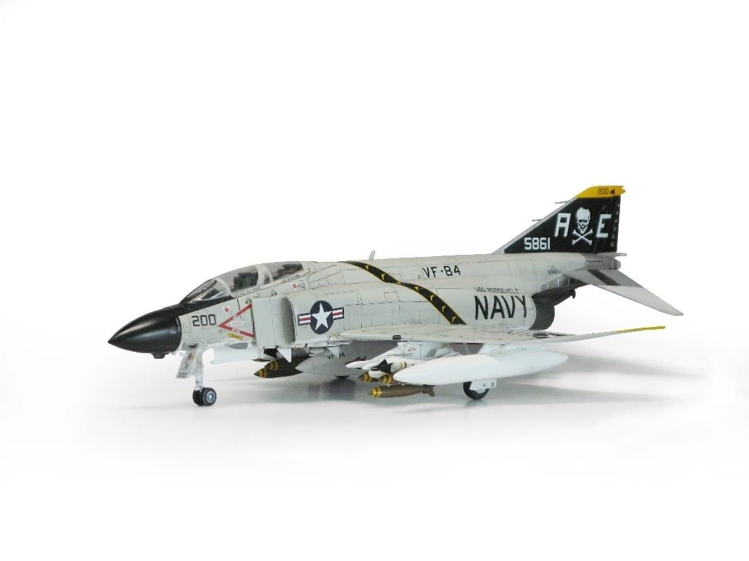 Academy 1/72 USN F-4J VF-84 Jolly Rogers