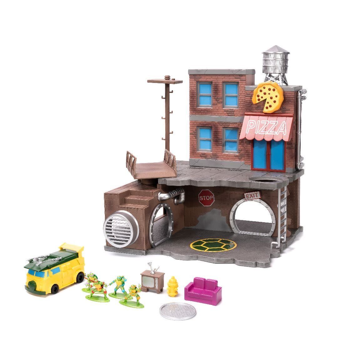 Jada Toys 1/48 Teenage Mutant Ninja Turtles Diorama Turtle Lair with 4 Figures