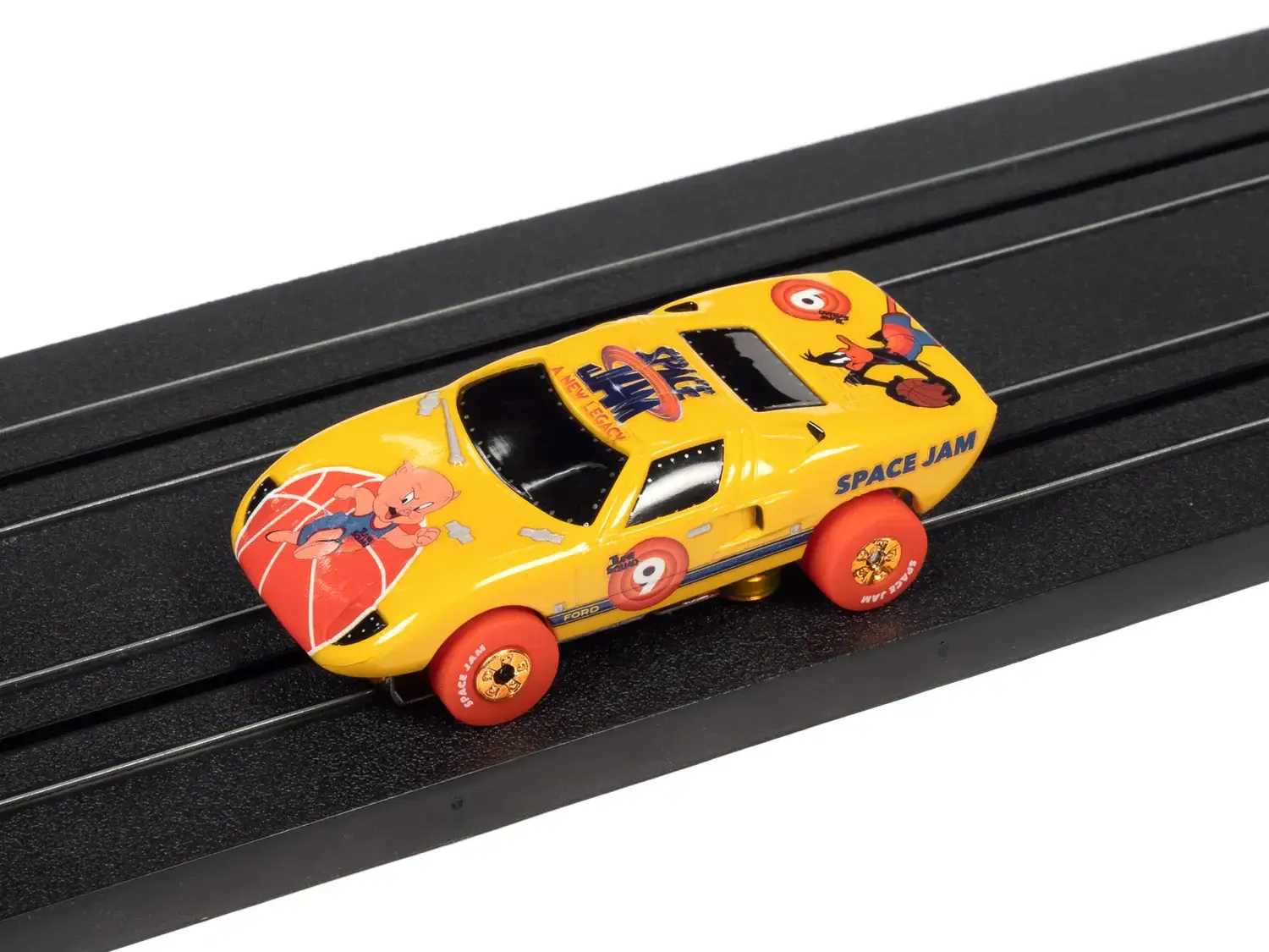 Auto World Looney Tunes Space Jam 1966 GT40 HO Slot Car