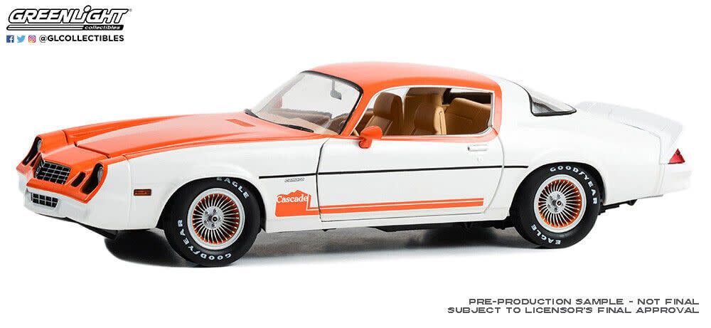 Green Light Collectibles 1/18 1979 Camaro Cascade White/Orange