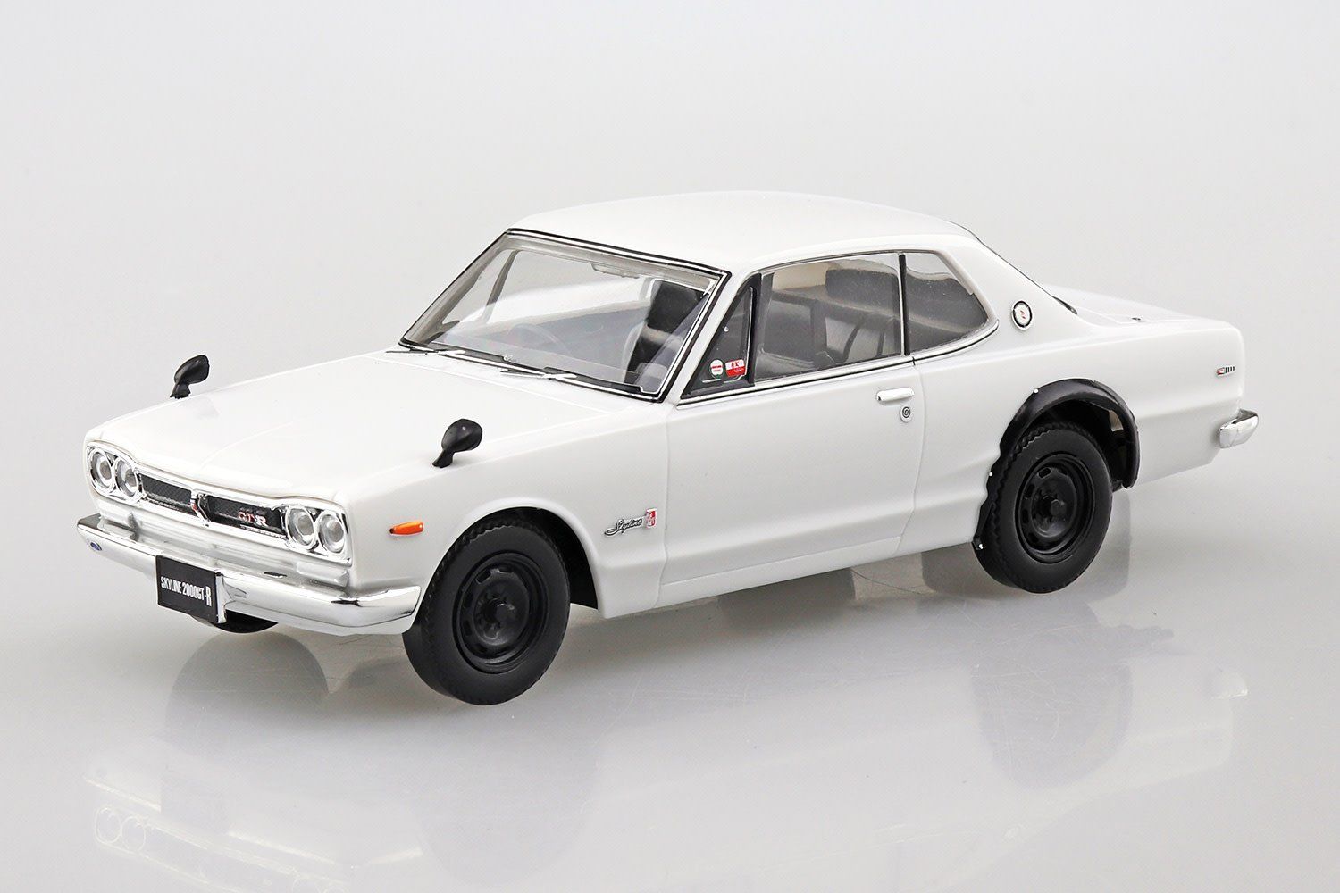 Aoshima 1/32 Snap Kit #16-WH Nissan C10 Skyline 2000GT-R(White)