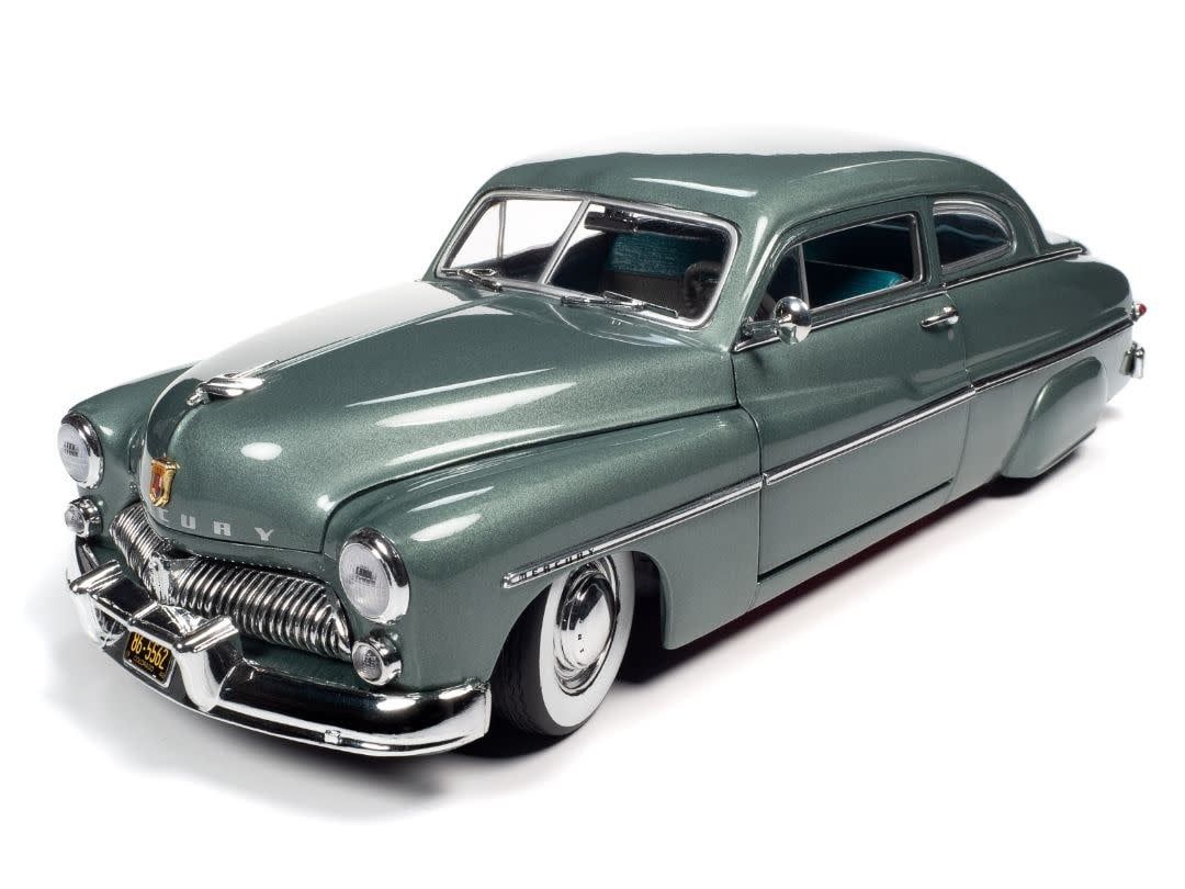 Auto World 1/18 1949 Mercury Eight Coupe Berwick Green