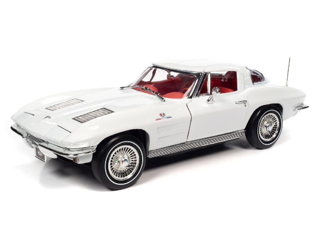 American Muscle 1/18 1963 Chevrolet Corvette Coupe Ermine White
