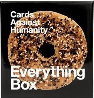 Cards Against Humanity Everything Box (18)