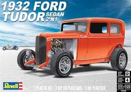 Revell 1/25 1932 Ford Tudor Sedan 2 in 1