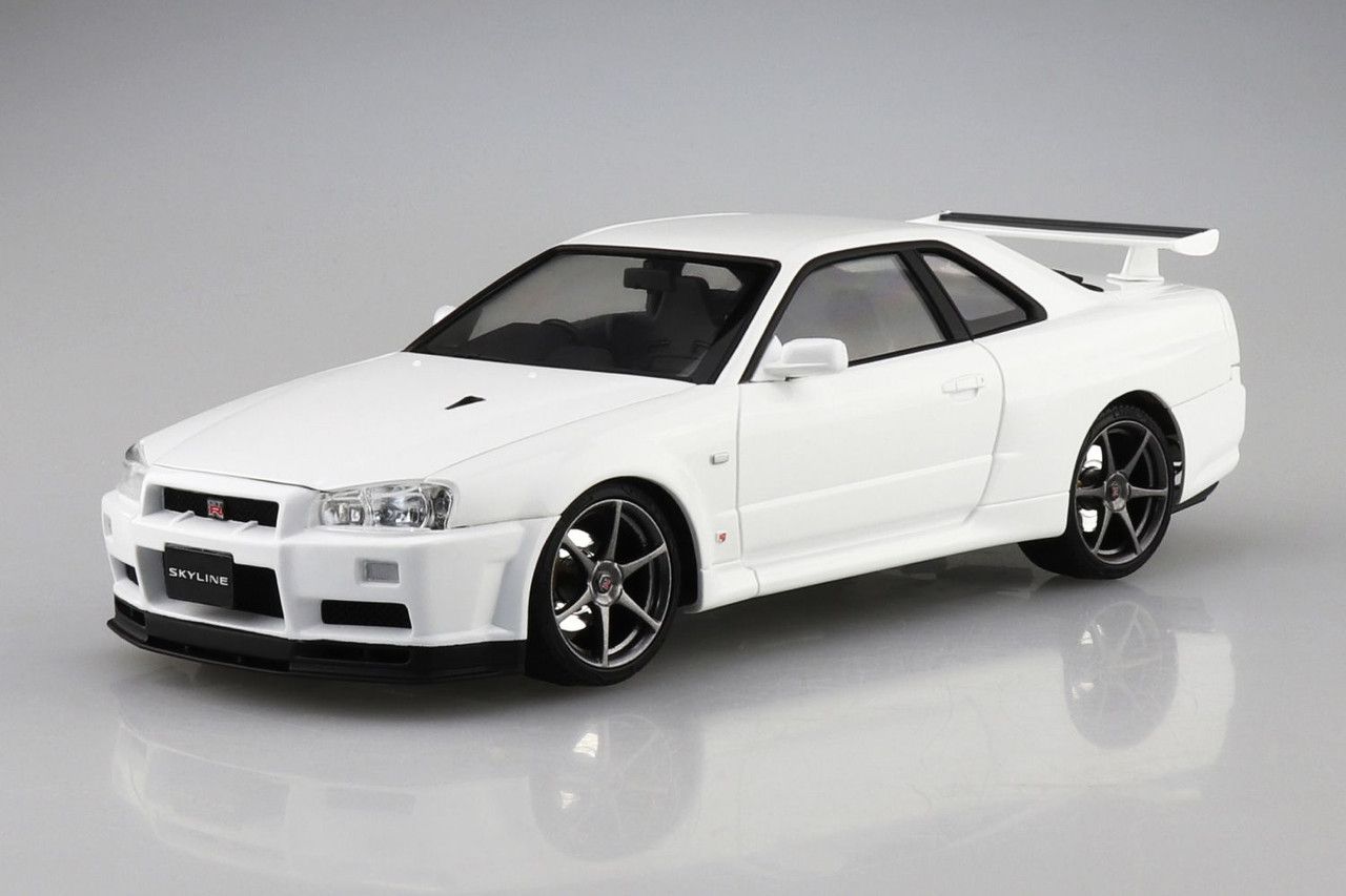 Aoshima 1/24 2000 Nissan BNR34 Skyline GT-R V-spec II White