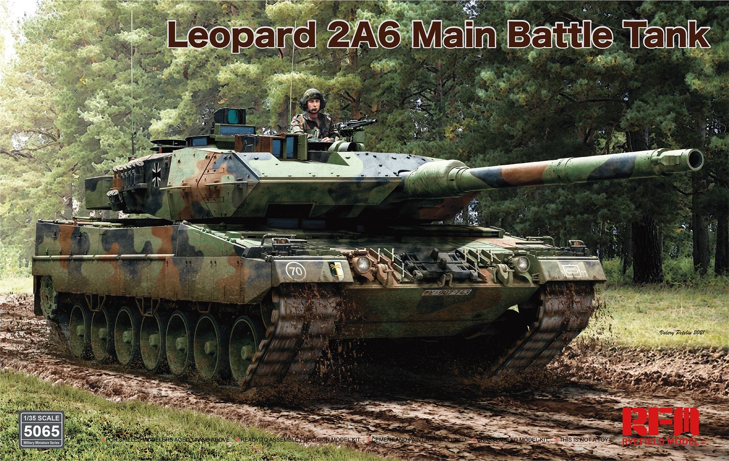 Rye Field Model 1/35 Leopard 2A6 Main Battle Tank with Workable Links