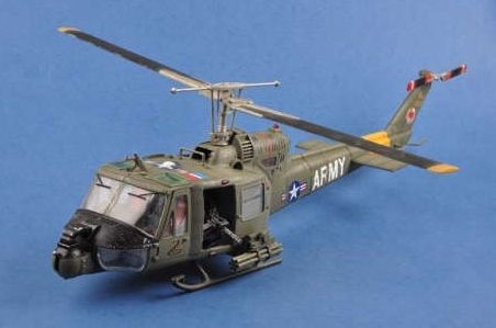Hobby Boss 1/18 UH-1 Huey B/C