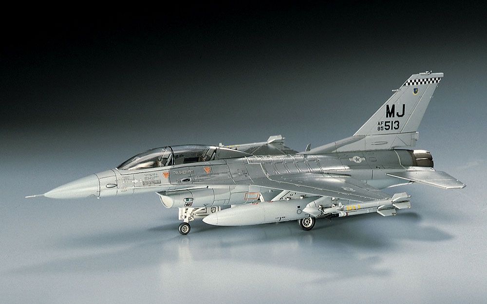 Hasegawa 1/72 F-16D Fighting Falcon