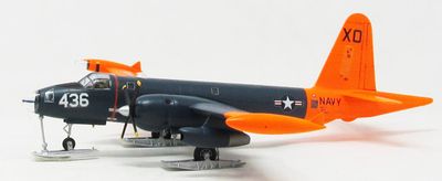Atlantis Models 1/104 Lockheed P2V-7 Neptune with Trading Card